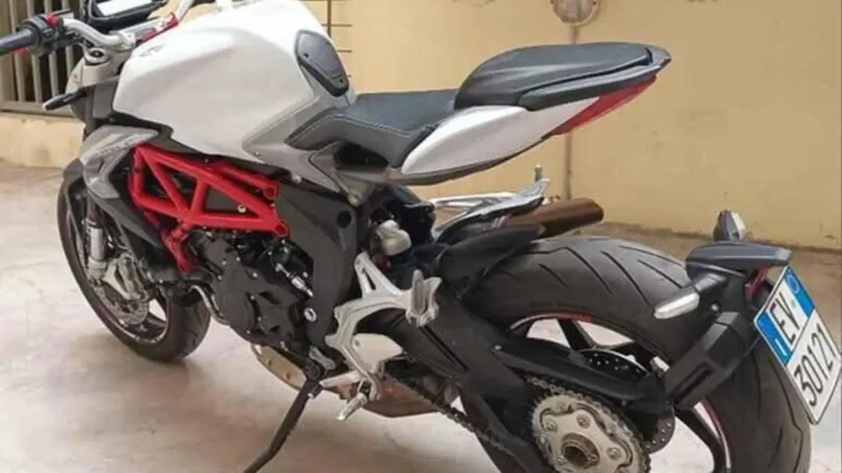 MV Agusta Brutale 800 (2020)  (4)