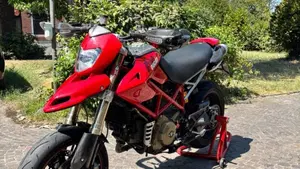 Ducati Hypermotard 1100 (2007 - 09)  (8)