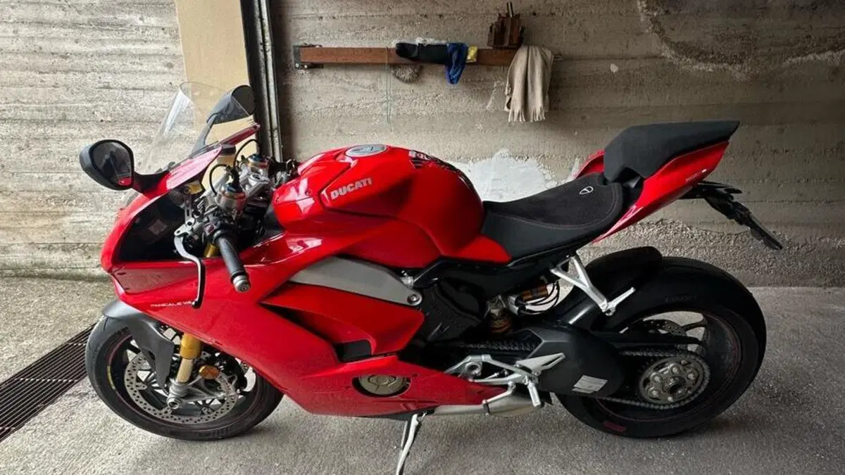 Ducati Panigale V4 S 1100 (2018 - 19)  (2)
