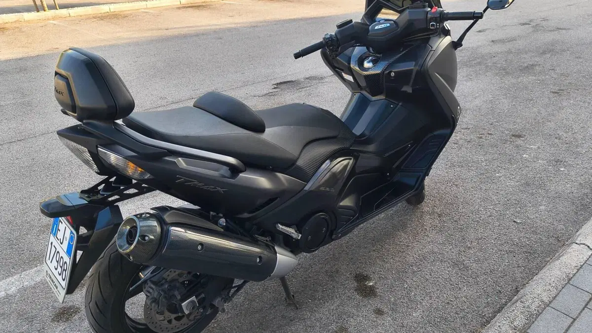 Yamaha T-Max 530 (2015 - 16)  (4)