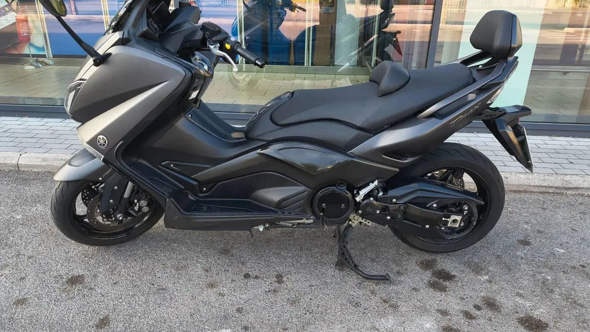 Yamaha T-Max 530 (2015 - 16)  (8)