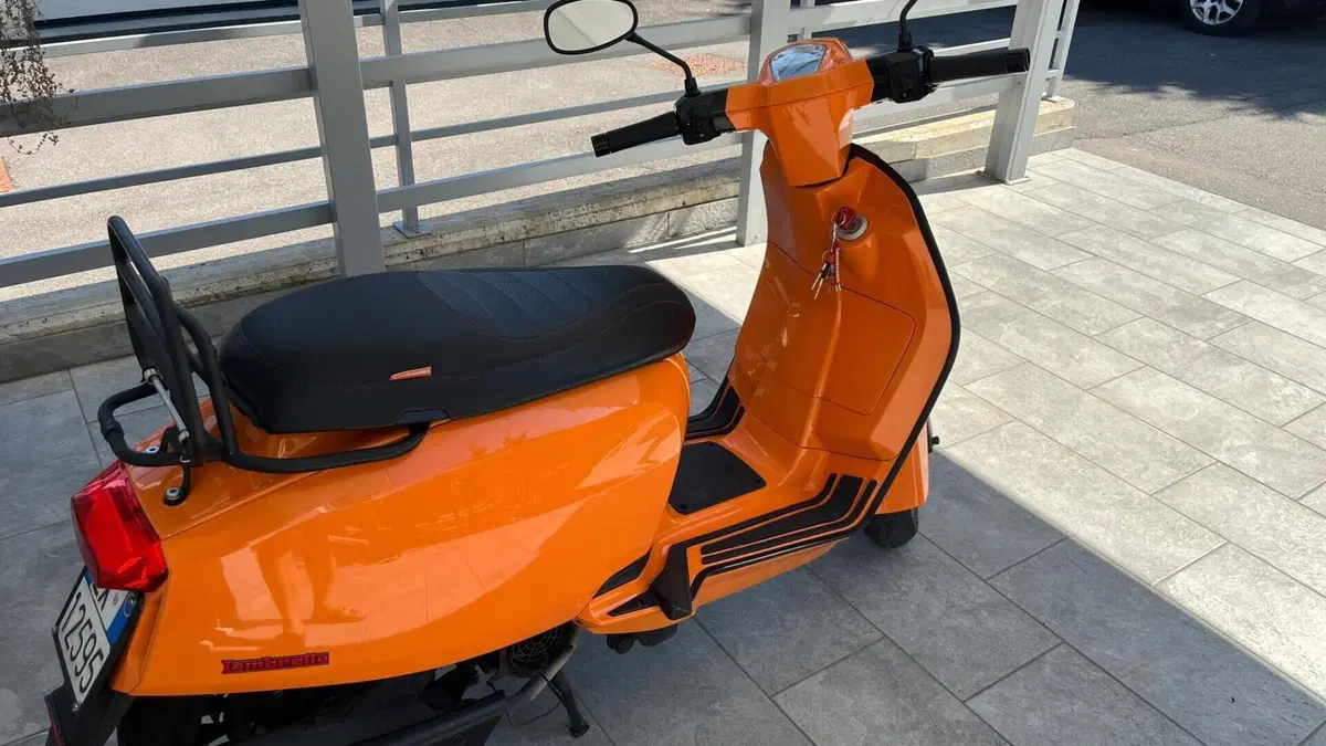 Lambretta V125 Special (2021 - 26)  (7)