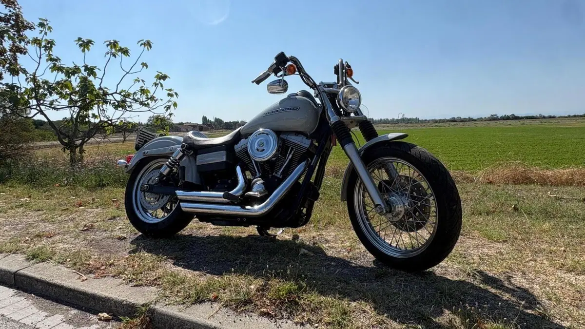 Harley-Davidson 1584 Street Bob (2007) - FXDB 