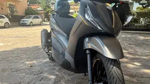 Piaggio Beverly 310 25th Anniversary (2026)  (2)