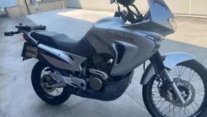Honda Transalp XL 650V (2005 - 06)  (4)