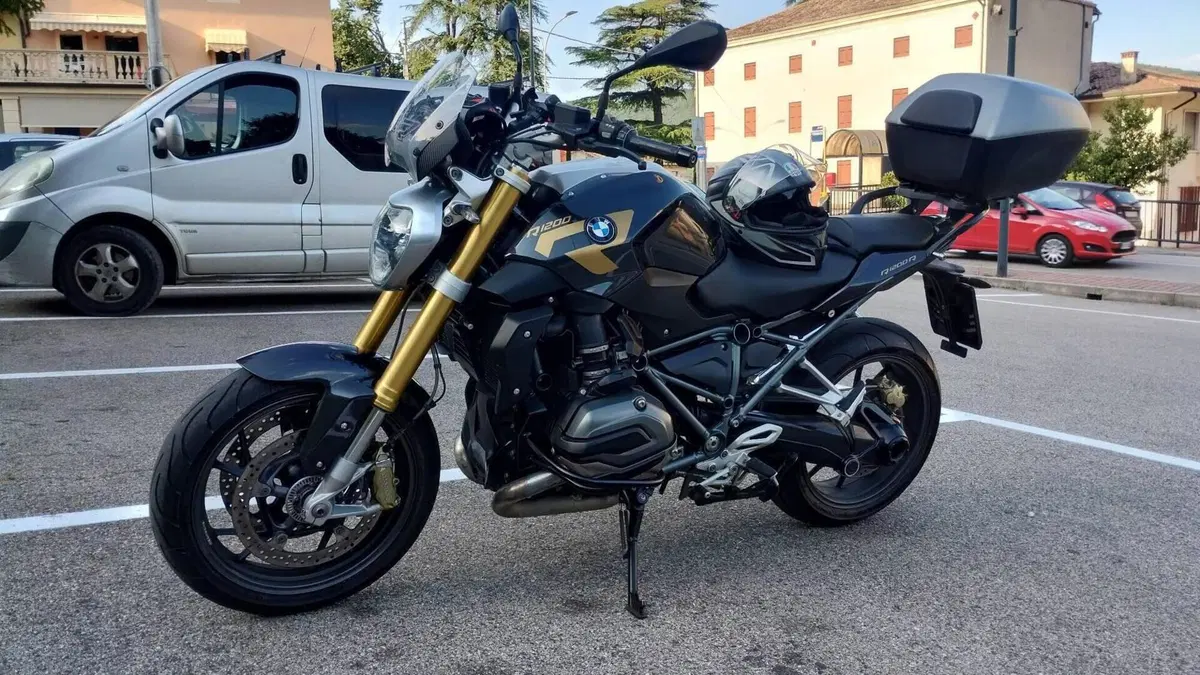 Bmw R 1200 R (2015 - 16)  (2)