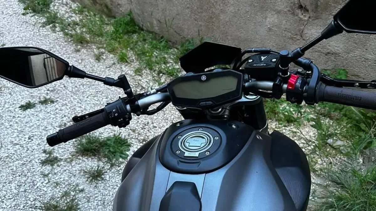 Yamaha MT-07 (2014 - 16)  (4)