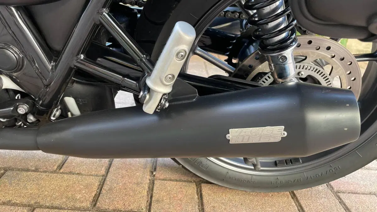 Triumph Street Twin 900 (2017 - 18)  (7)
