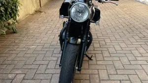 Triumph Street Twin 900 (2017 - 18)  (4)
