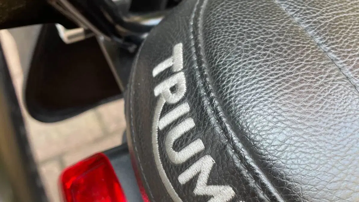 Triumph Street Twin 900 (2017 - 18)  (12)