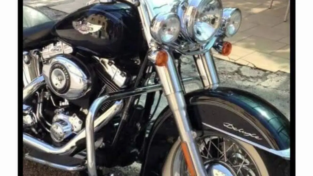 Harley-Davidson 1690 Deluxe ABS (2011 - 16) - FLSTN  (2)