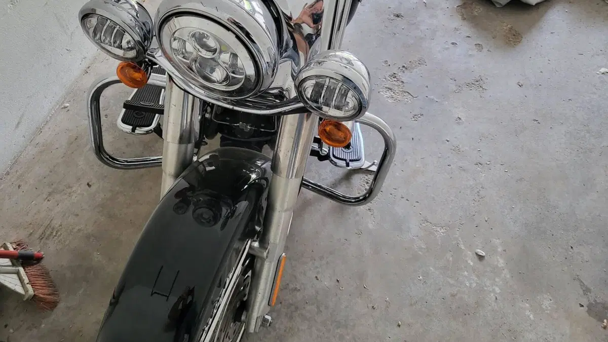 Harley-Davidson 1690 Deluxe ABS (2011 - 16) - FLSTN  (9)