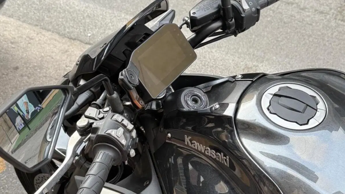 Kawasaki Z 900 (2025 - 26)  (4)