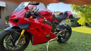 Ducati Panigale V4 S 1100 (2021)  (2)