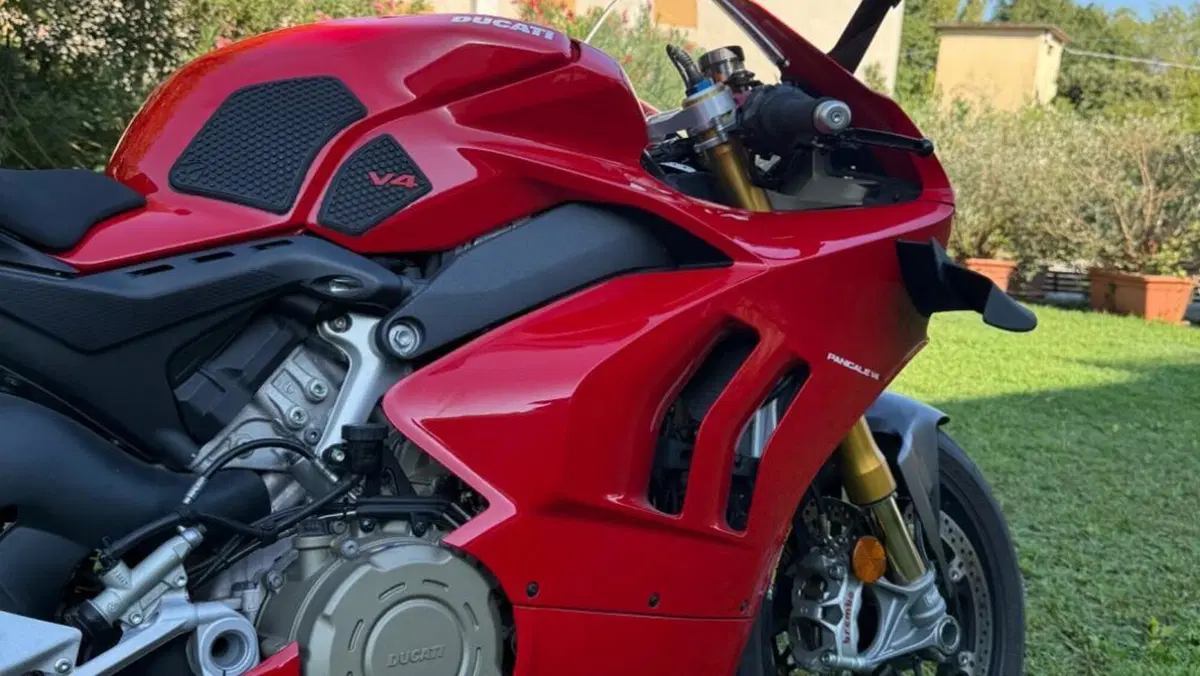 Ducati Panigale V4 S 1100 (2021)  (3)
