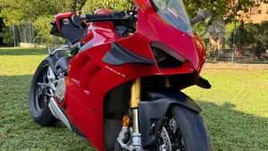 Ducati Panigale V4 S 1100 (2021)  (4)