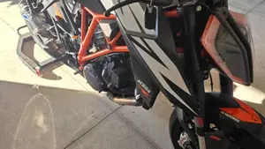 KTM 1290 Super Duke R (2019)  (3)