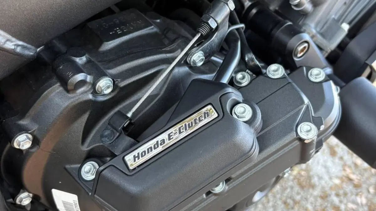 Honda CBR 650 R E-Clutch (2024 - 26)  (2)