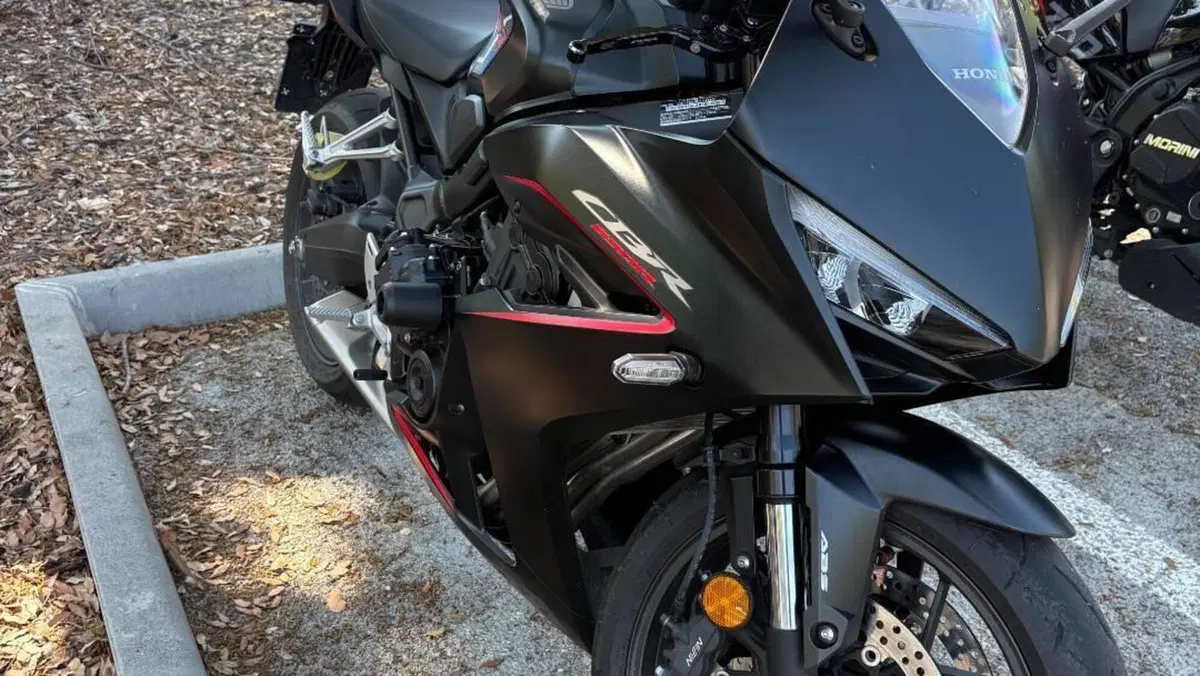Honda CBR 650 R E-Clutch (2024 - 26) 