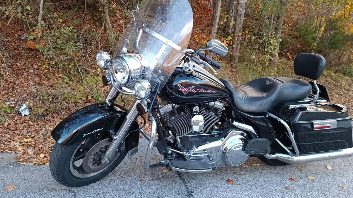 Harley-Davidson Road King CVO (2008) - FLHRSE4  (5)