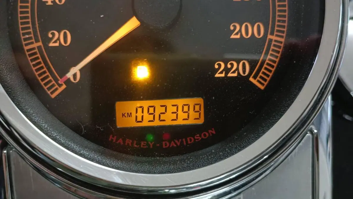 Harley-Davidson Road King CVO (2008) - FLHRSE4  (6)