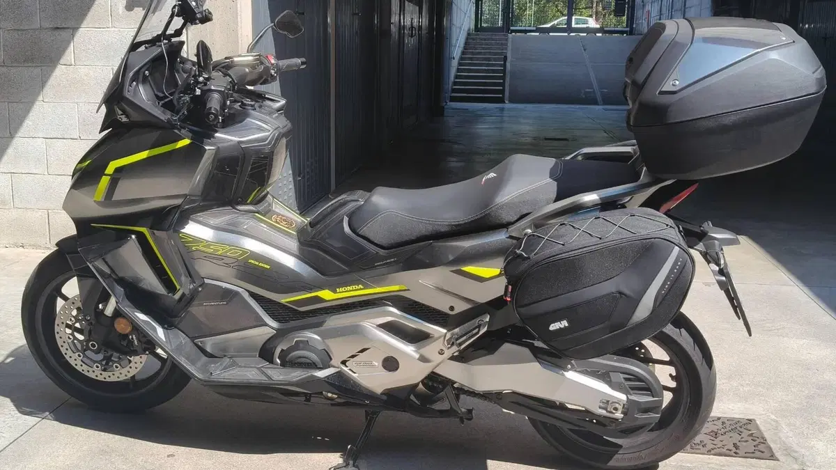 Honda Forza 750 DCT Urban (2021 - 24)  (5)