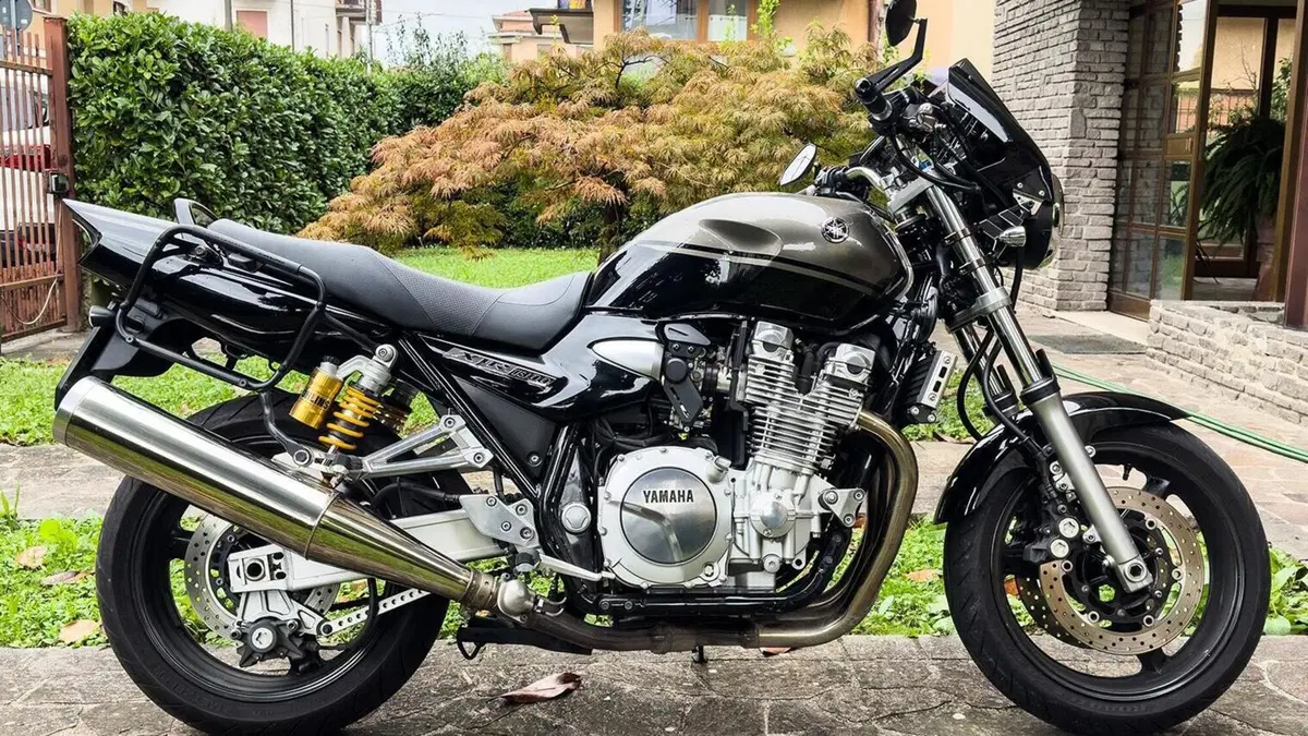 Yamaha XJR 1300 (2006 - 14)  (2)