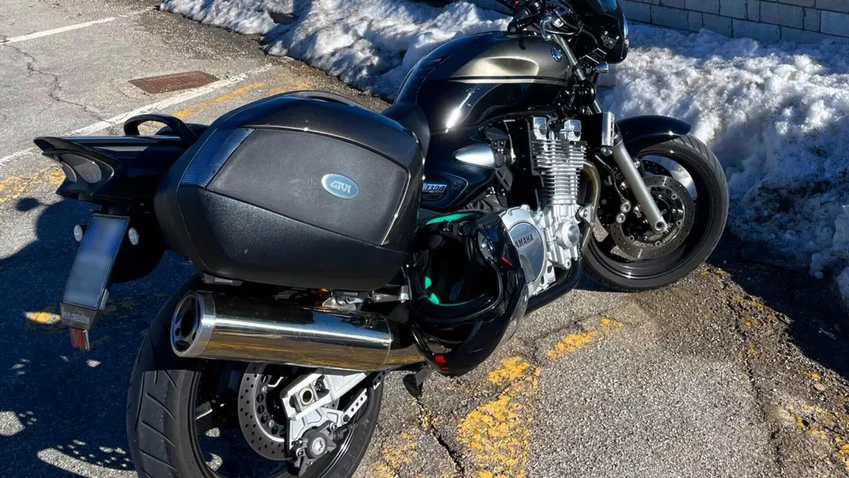 Yamaha XJR 1300 (2006 - 14)  (6)