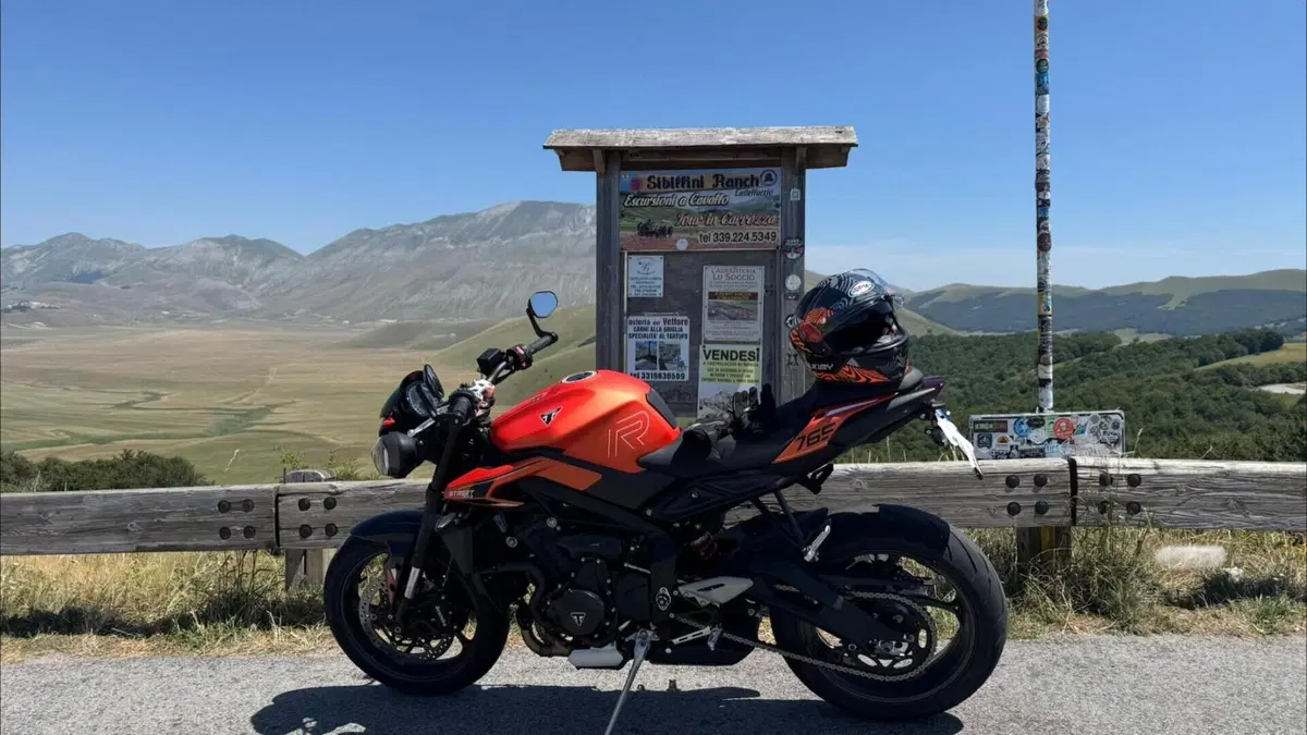 Triumph Street Triple 765 R (2023 - 26) 