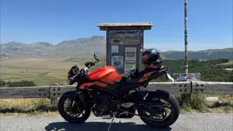 Triumph Street Triple 765 R (2023 - 26) usata