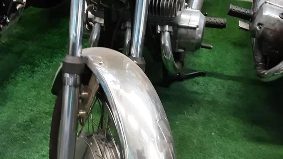 Kawasaki   (8)