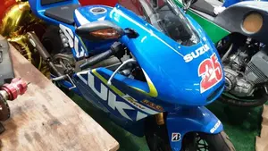 Suzuki RGV 250 (1989 - 97)  (3)