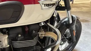 Triumph Bonneville T100 (2021 - 25)  (5)