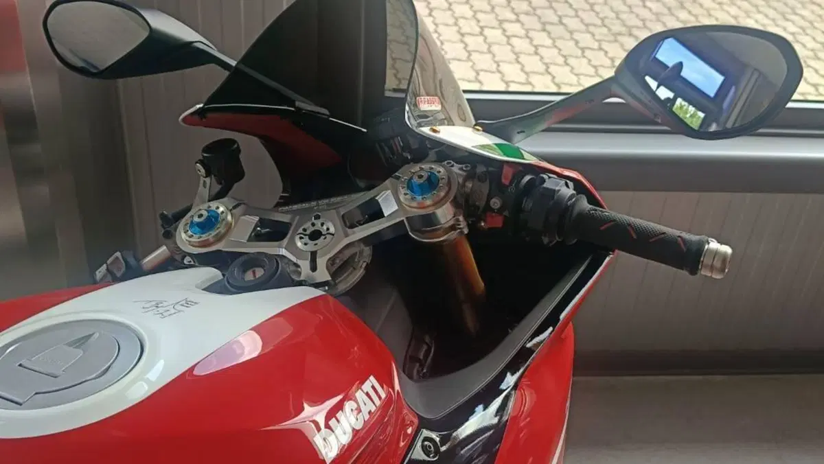 Ducati Panigale V2 Bayliss 1st Championship 20th Anniversary (2021 - 24)  (4)