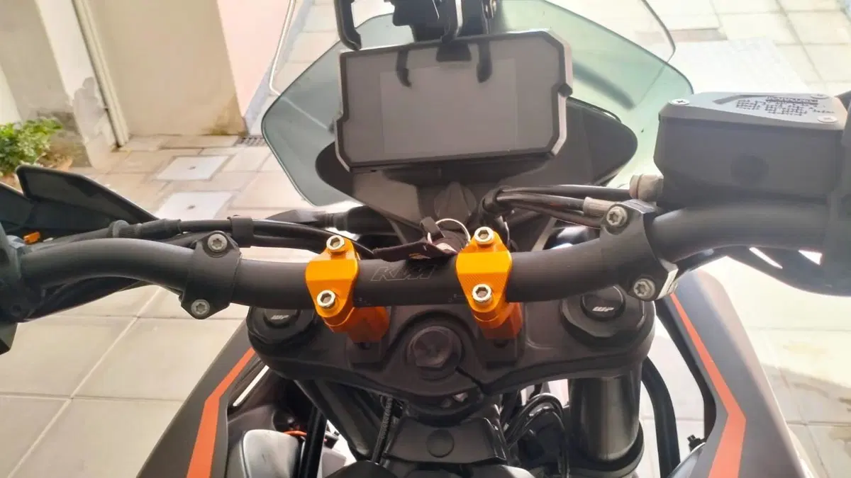 KTM 890 Adventure (2022)  (9)