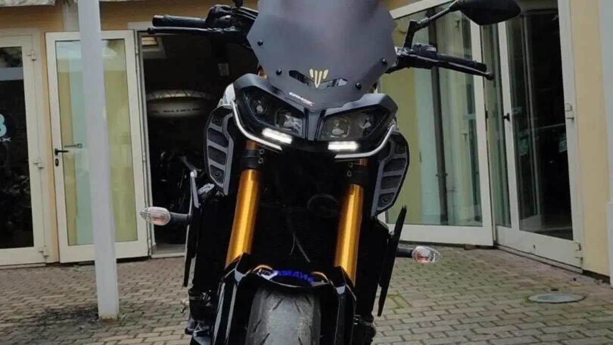 Yamaha MT-09 SP (2018 - 20)  (2)