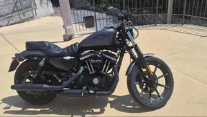 Harley-Davidson 883 Iron (2014 - 16) - XL 883N  (6)