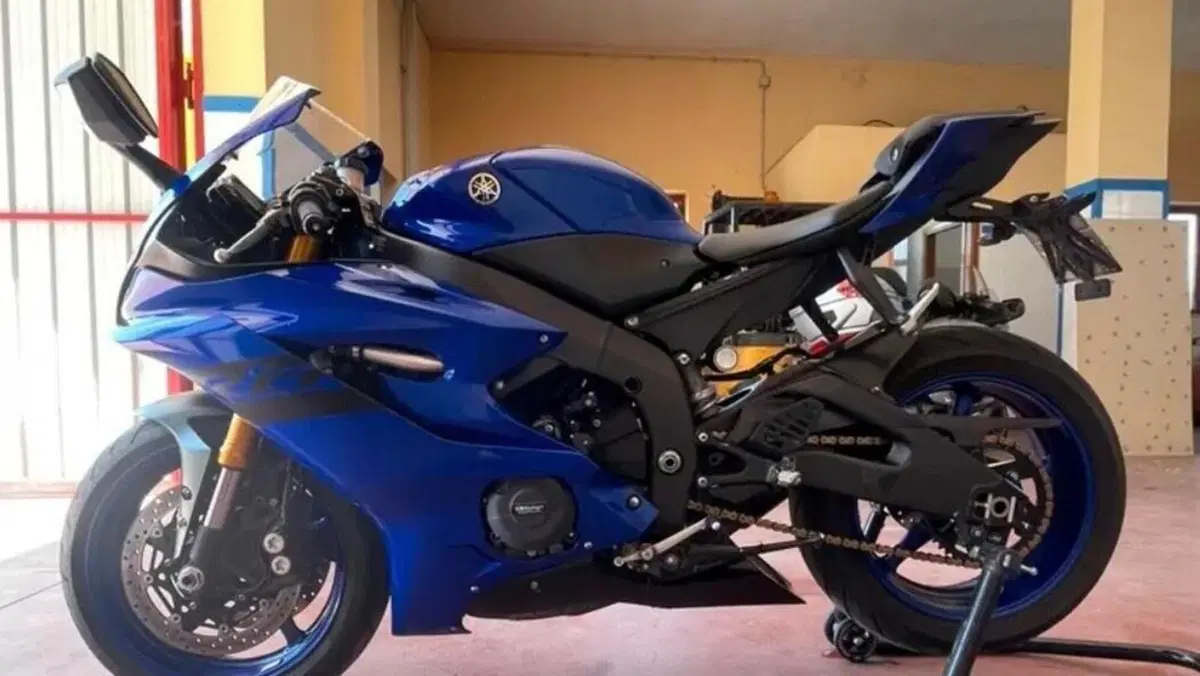 Yamaha YZF R6 (2017 - 20)  (2)