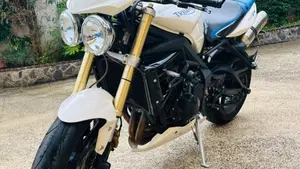 Triumph Street Triple (2007 - 12) 