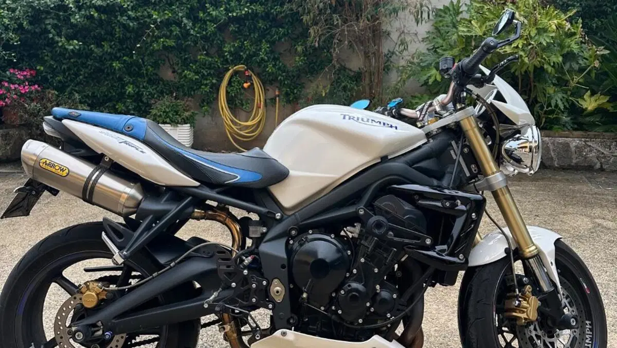 Triumph Street Triple (2007 - 12)  (3)