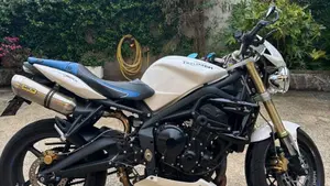 Triumph Street Triple (2007 - 12)  (3)