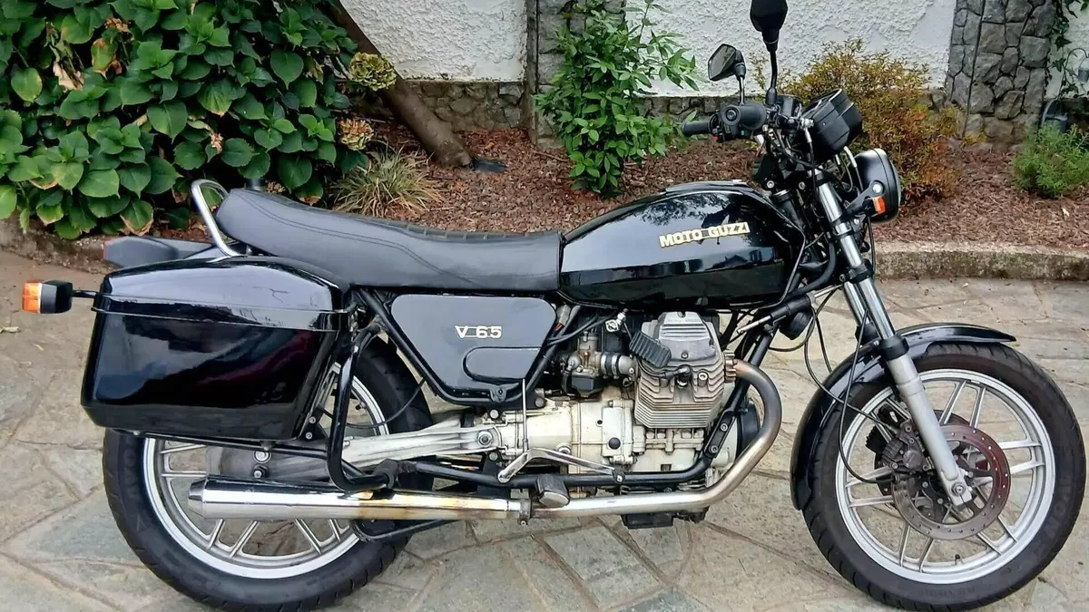 Moto Guzzi   (2)