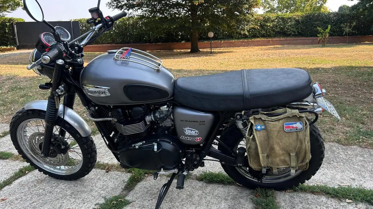 Triumph Scrambler (2006 - 17)  (2)