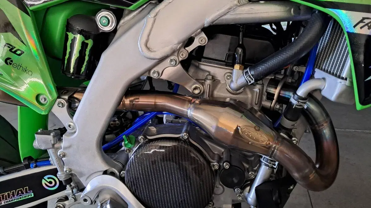Kawasaki KX450F (2023)  (5)