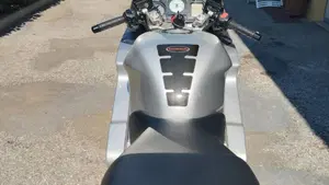 Honda VFR 800 (1998 - 01)  (3)