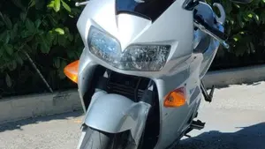 Honda VFR 800 (1998 - 01)  (6)