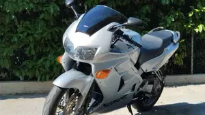 Honda VFR 800 (1998 - 01)  (7)