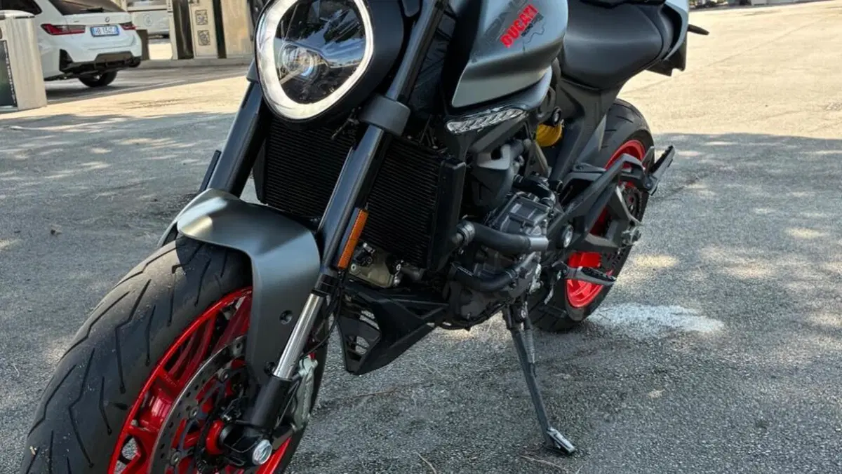 Ducati Monster 937 + (2021 - 25)  (2)