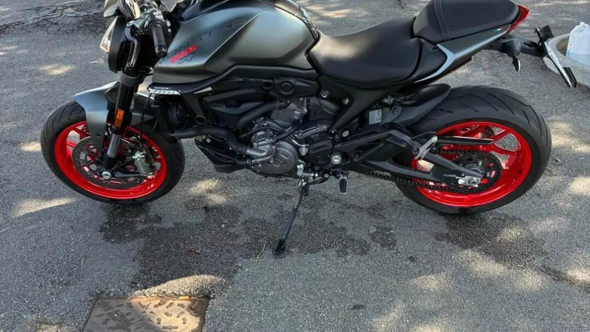 Ducati Monster 937 + (2021 - 25)  (6)
