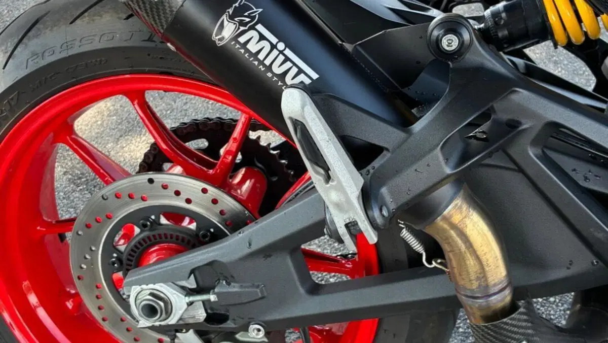 Ducati Monster 937 + (2021 - 25)  (7)